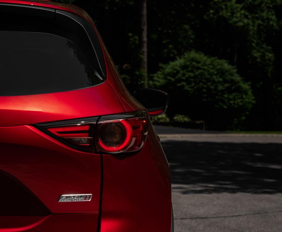Детали экстерьера Mazda CX-5 Signature Skyactiv-D 2018 года  (CA) (фото 3 из 20)